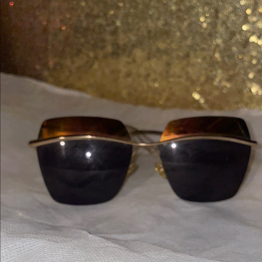 Stylish Black and Gold Sunglasses